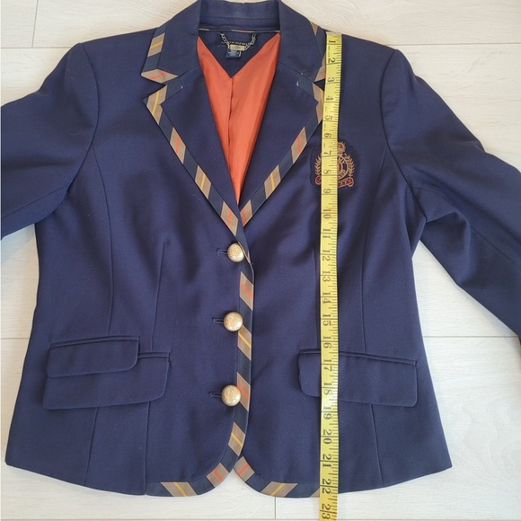 Tommy Hilfiger Navy Blazer 100% Wool with Gold Trim Crest - Picture 8 of 11
